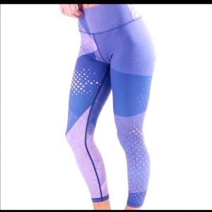 Zyia sz S leggings in geometric print blue & pink